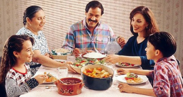 ailece yemek yemek